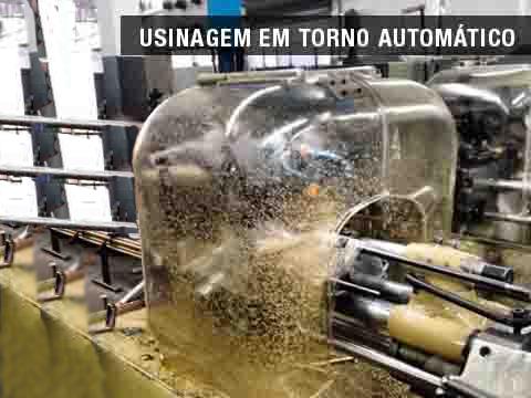 Usinagem de peças em torno automático